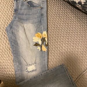 Caslon boyfriend jeans w/ floral thigh embroidery